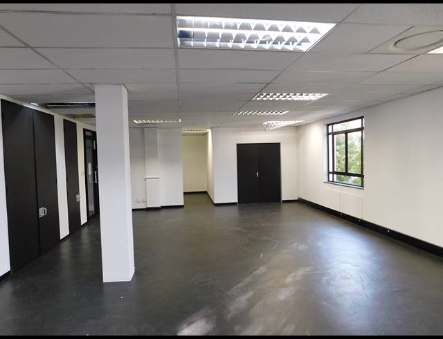 253M² OFFICE TO LET IN HYDE PARK